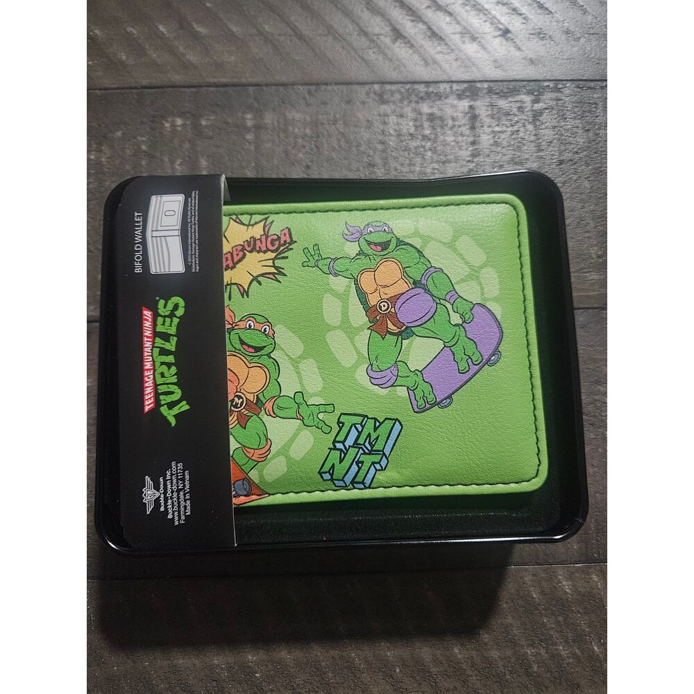 Teenage Mutant Ninja Turtles TMNT Cowabunga Skateboard Bifold Wallet NWT Buckle